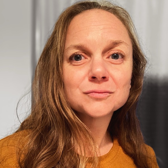 Meet your Posher, Claire - Picture 1 of 2